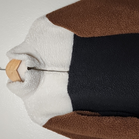 Universal Thread Color Block Pullover Zipper Sherpa - Picture 3 of 11